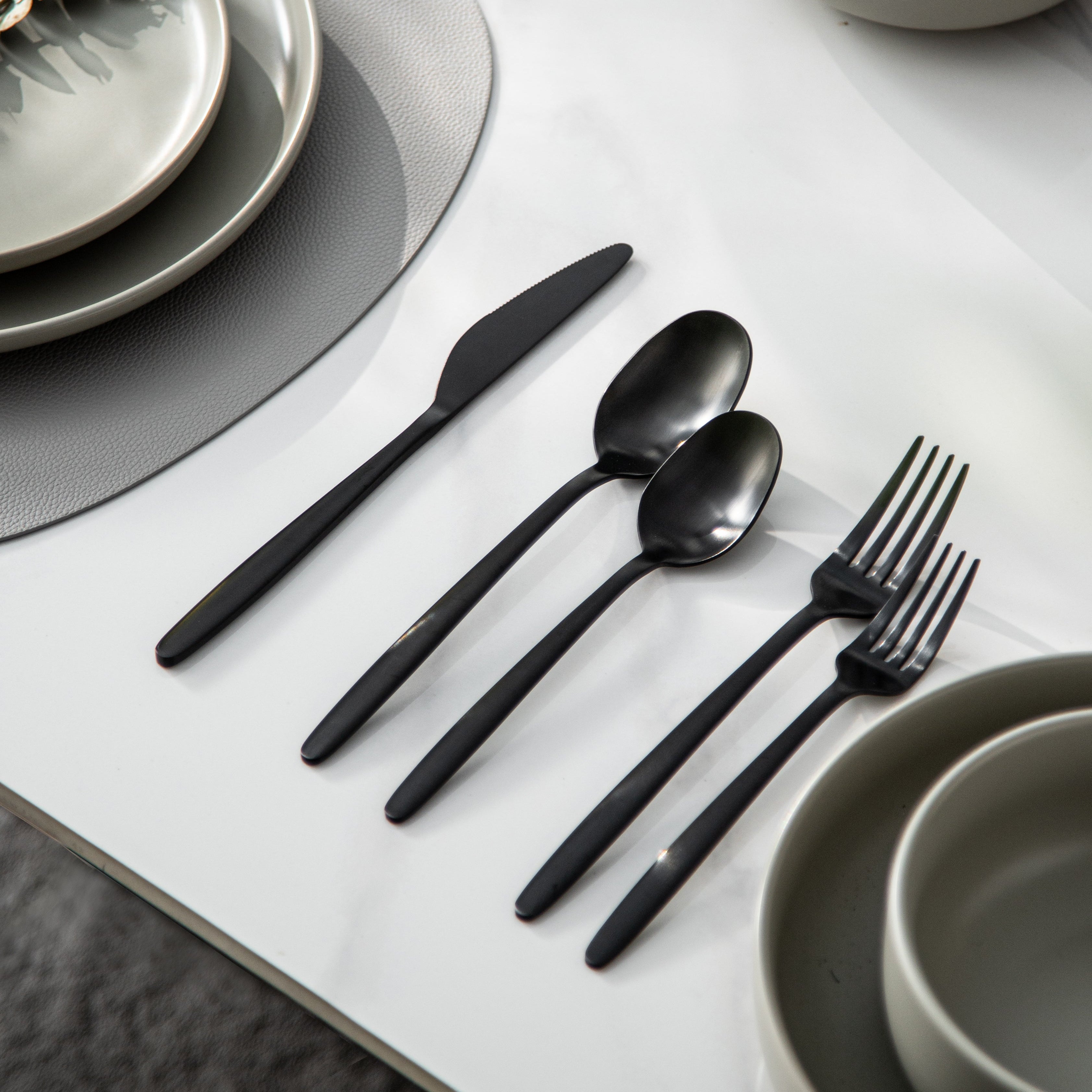 Tia Flatware