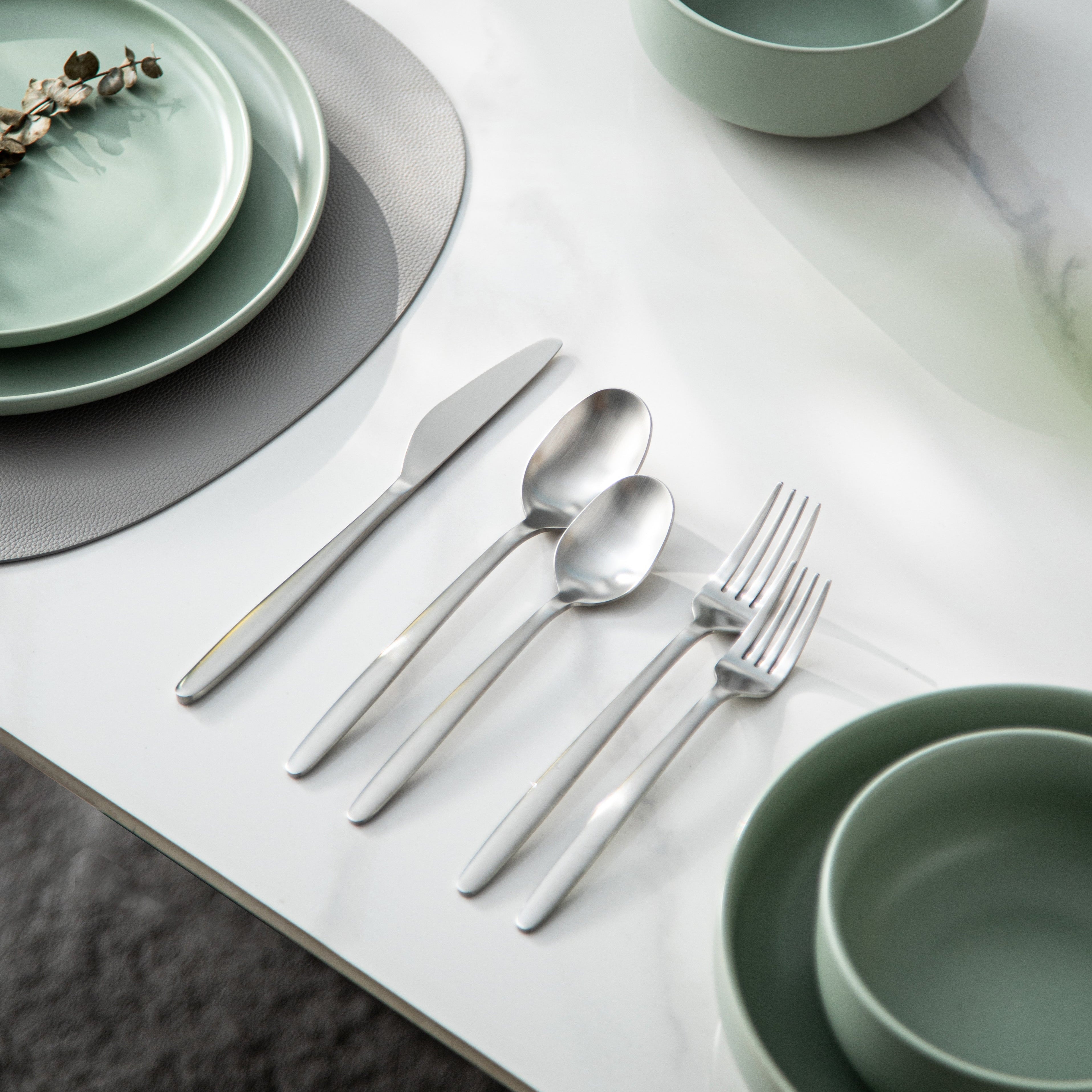 Tia Flatware