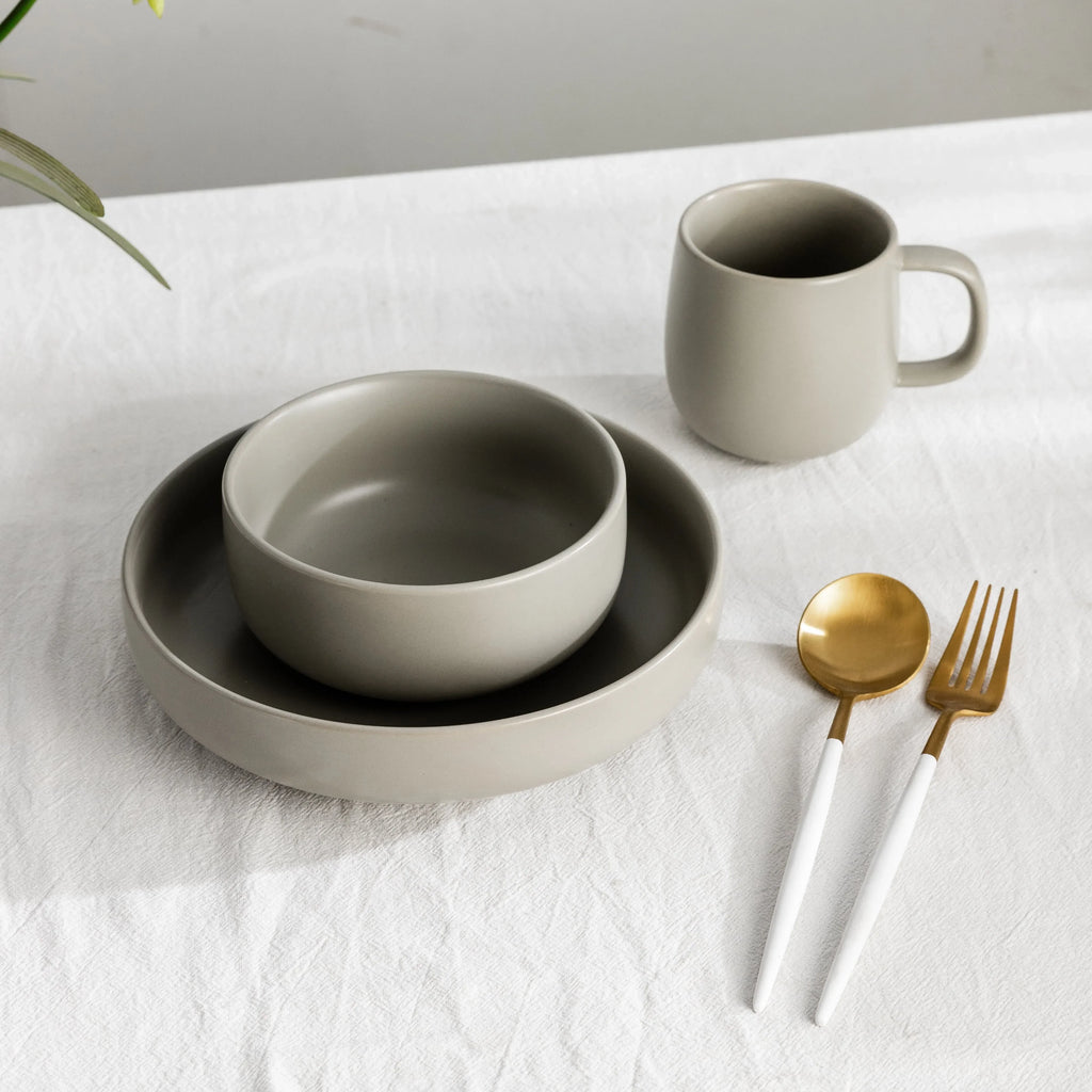 Gilded Serving Utensils & Salad Servers