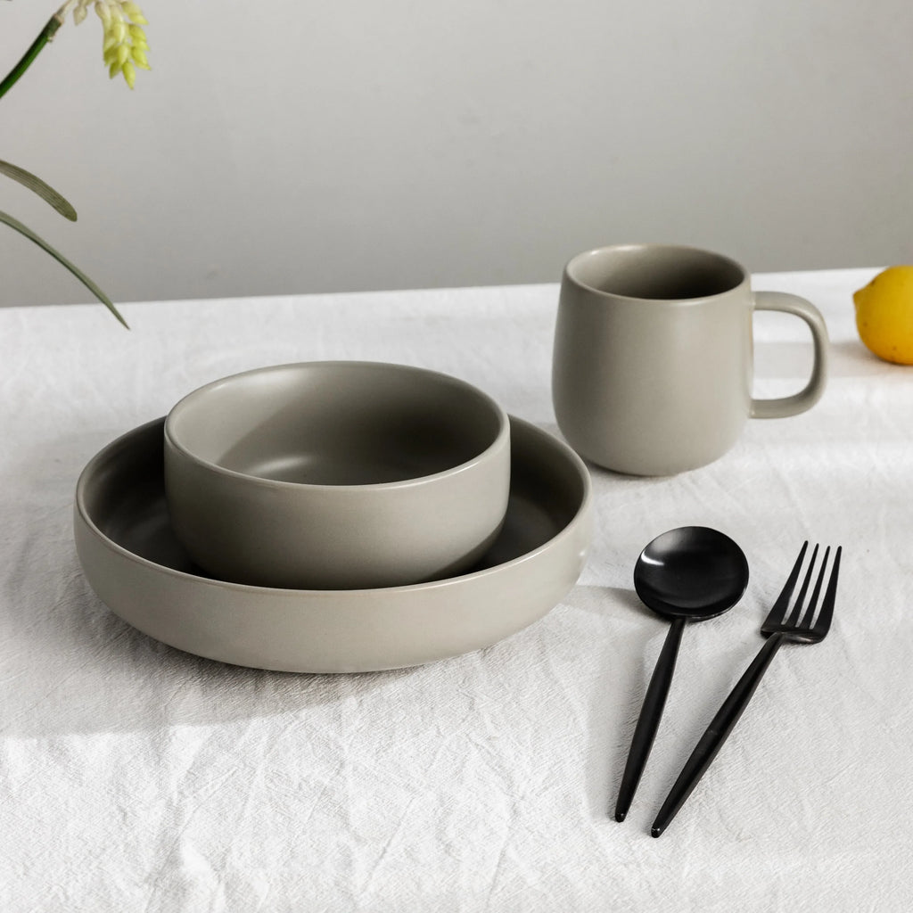 Gilded Serving Utensils & Salad Servers