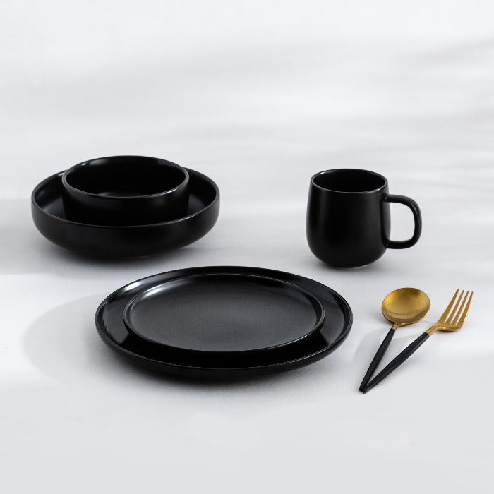 Minimalist Salad Plate